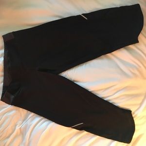 Black Lucy knee length leggings