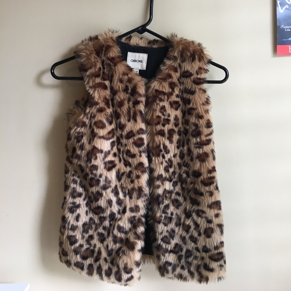 Button Up Cheetah Print Vest - Picture 1 of 3
