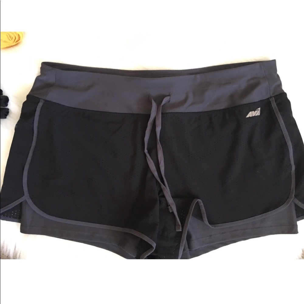AVÍA Active short