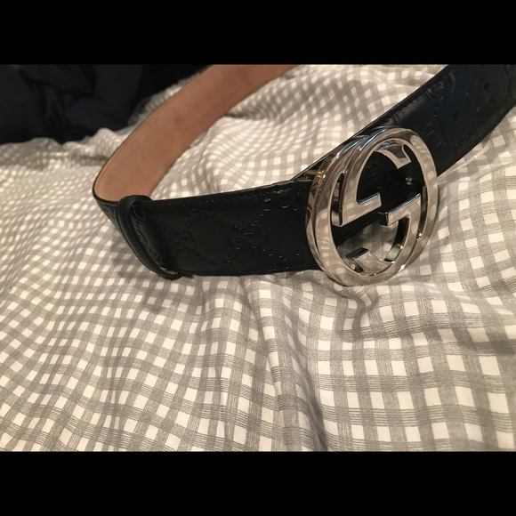 Black Gucci belt with silver buckle. - Picture 1 of 4