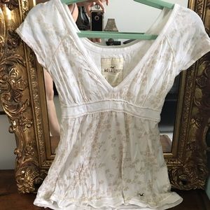 Comfy and soft Hollister t-shirt