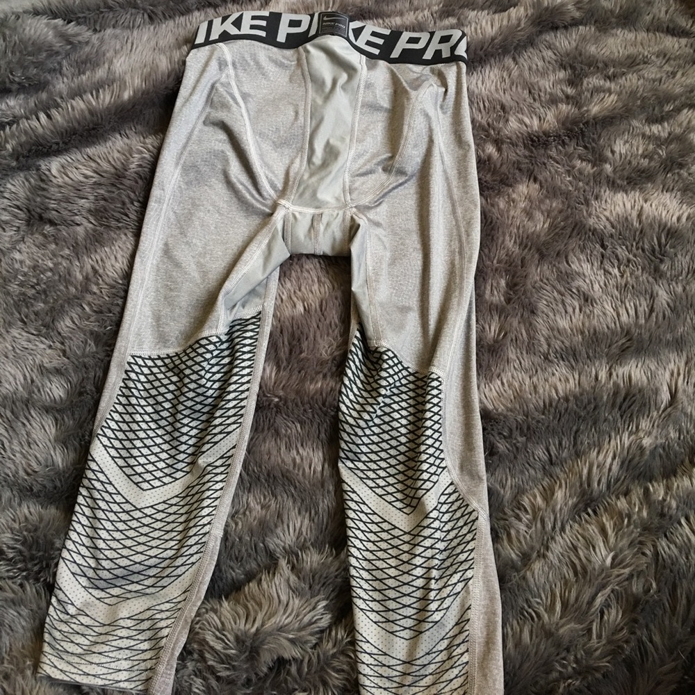 Nike ✔️"Hypercool" 3/4 compression pants