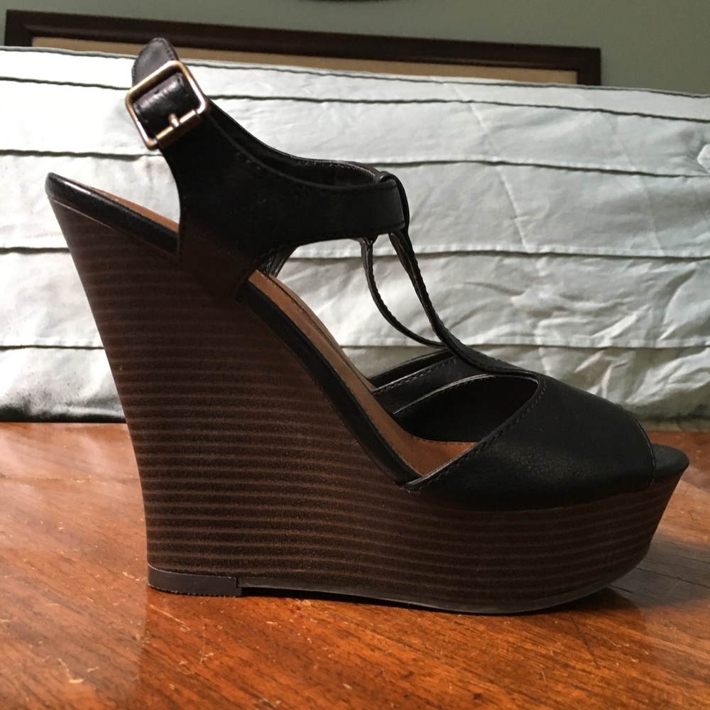 Candies Wedges size 8