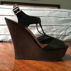 Candies Wedges size 8