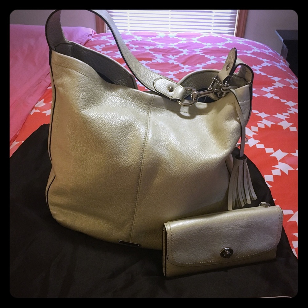 Coach Avery Leather Hobo & wallet