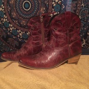 MOVING SALE! Red Cowgirl Boots