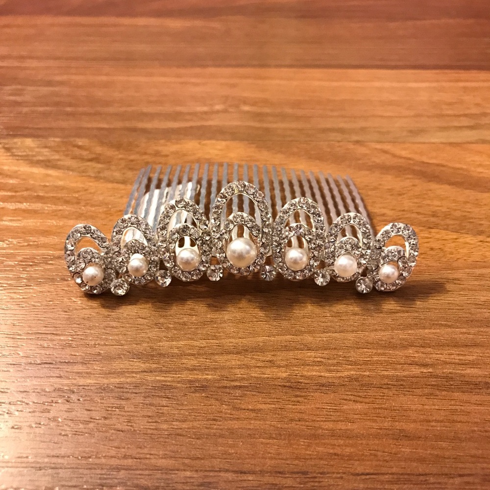 Diamond and pearl hair comb