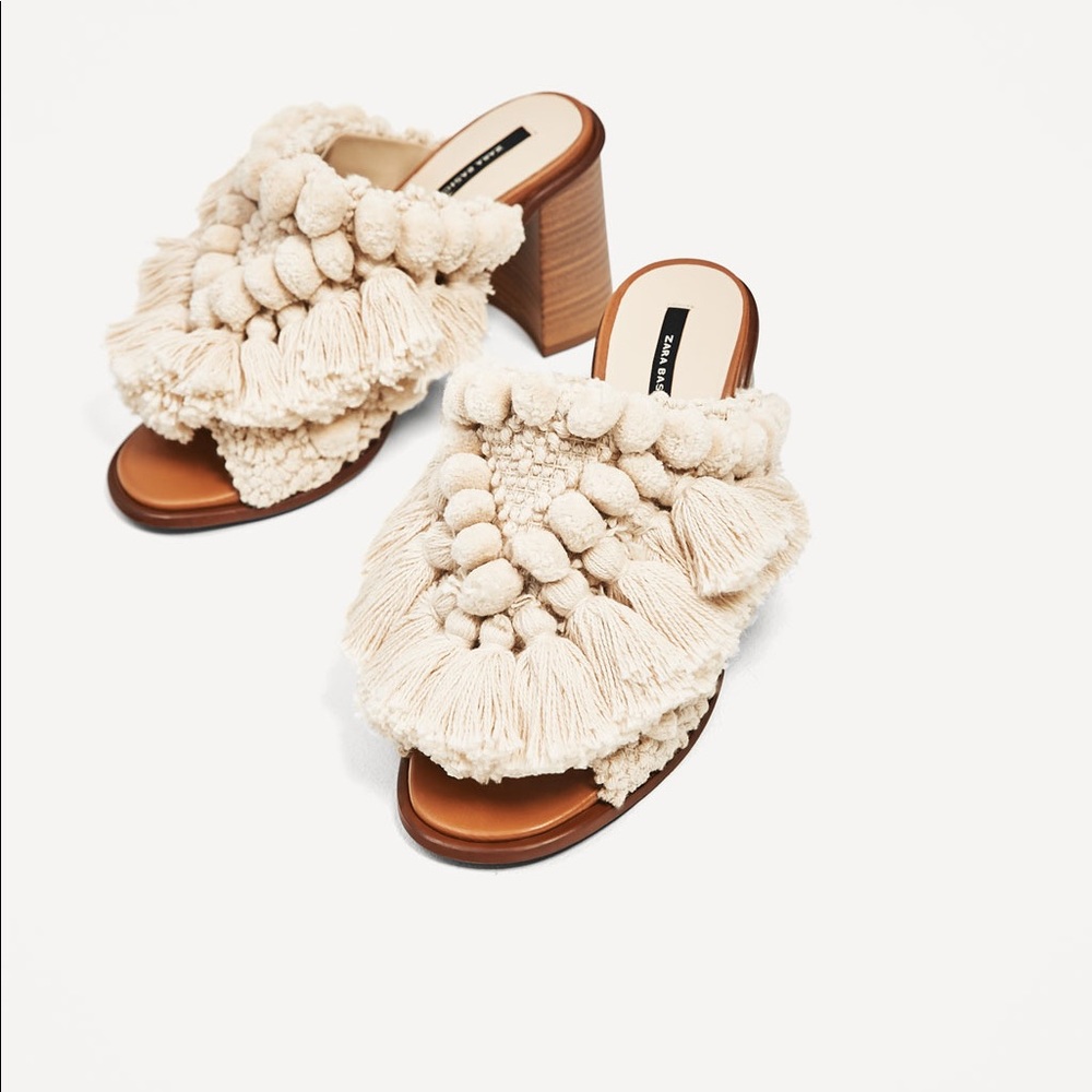Zara Pom Pom Mules / Slides sz 9
