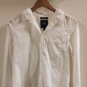 White American Eagle button up