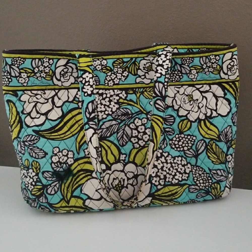 Vera Bradley island bloom tote