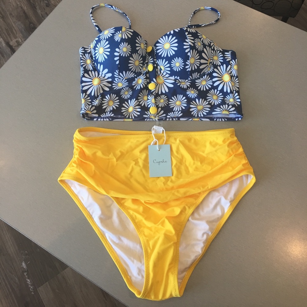 High waisted Daisy Bikini Set