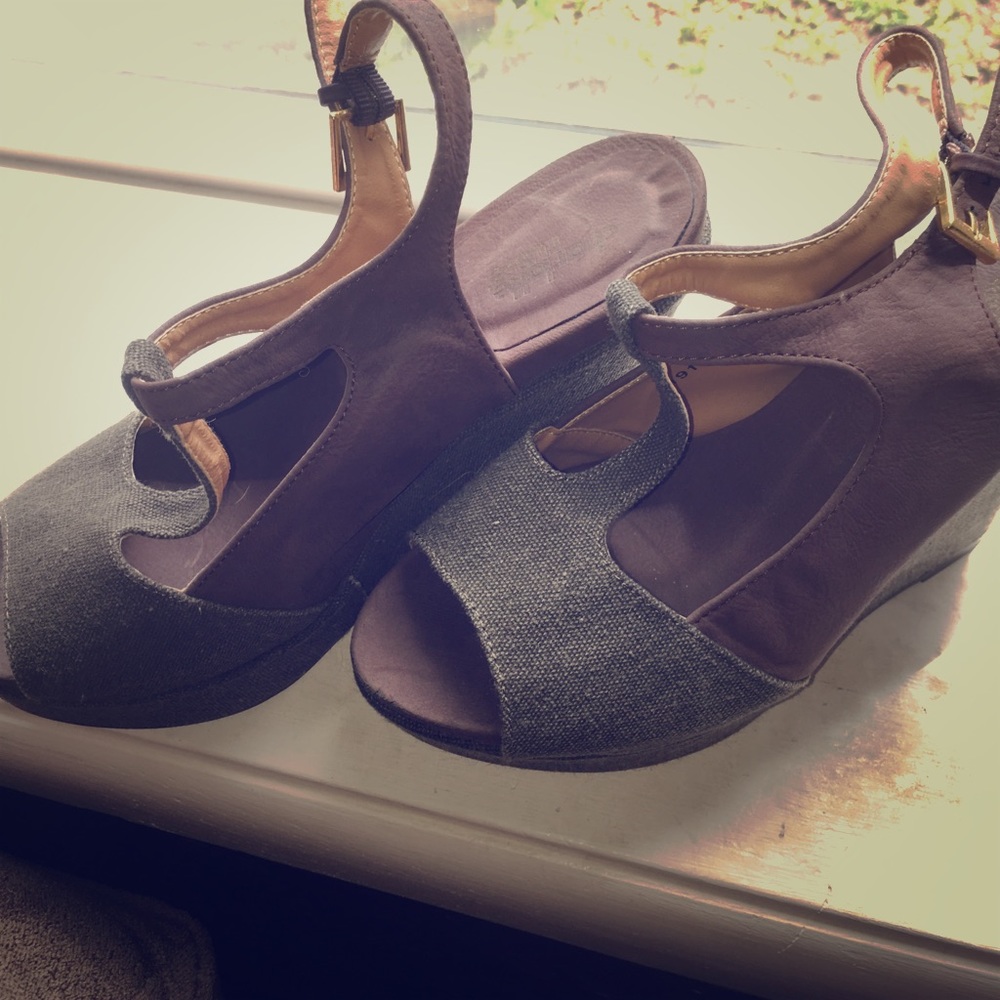 Women's size 8 Charlotte Russe wedges