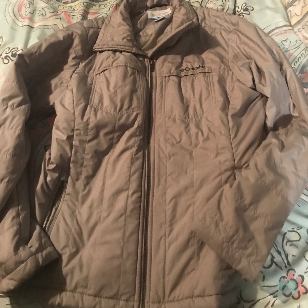 SOLD: Columbia puffy jacket