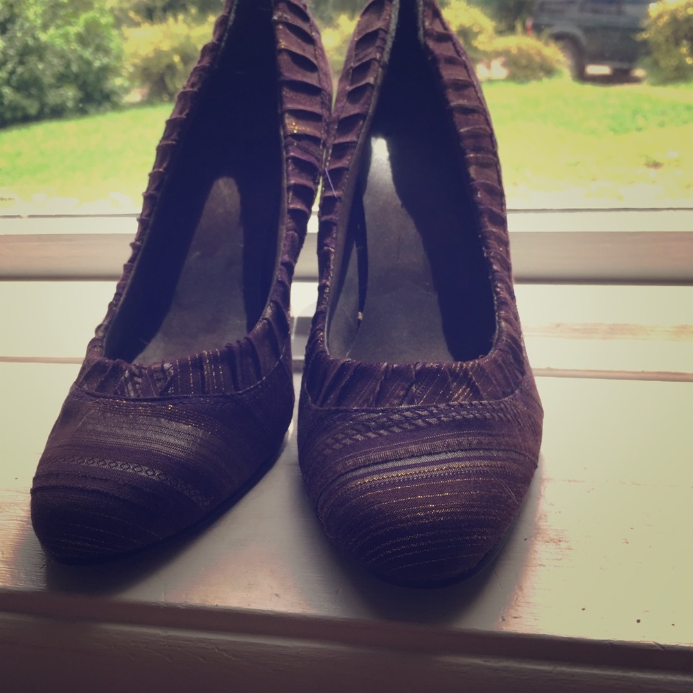 Women's size 8 purple Buckle heels