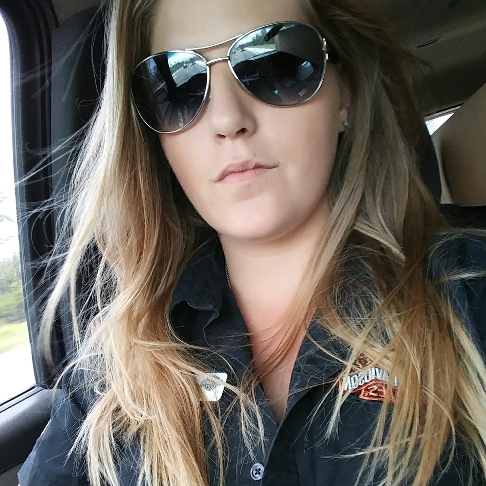 Meet your Posher, Becca