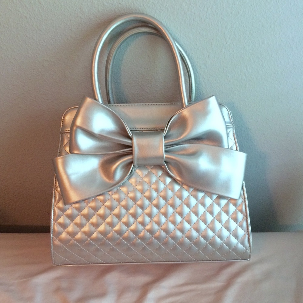 Silver Huge Bow Quilted Purse
