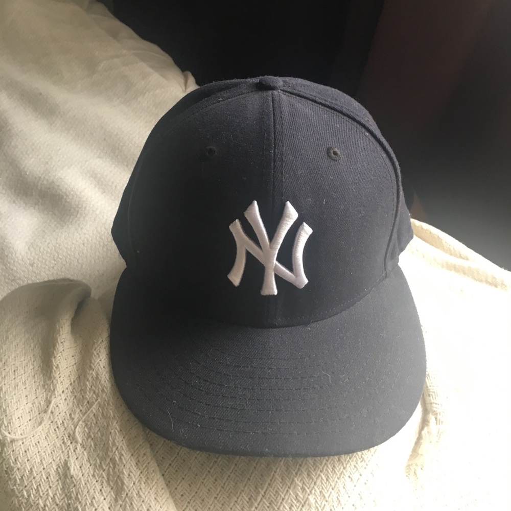 YANKEE BASEBALL CAP/HAT