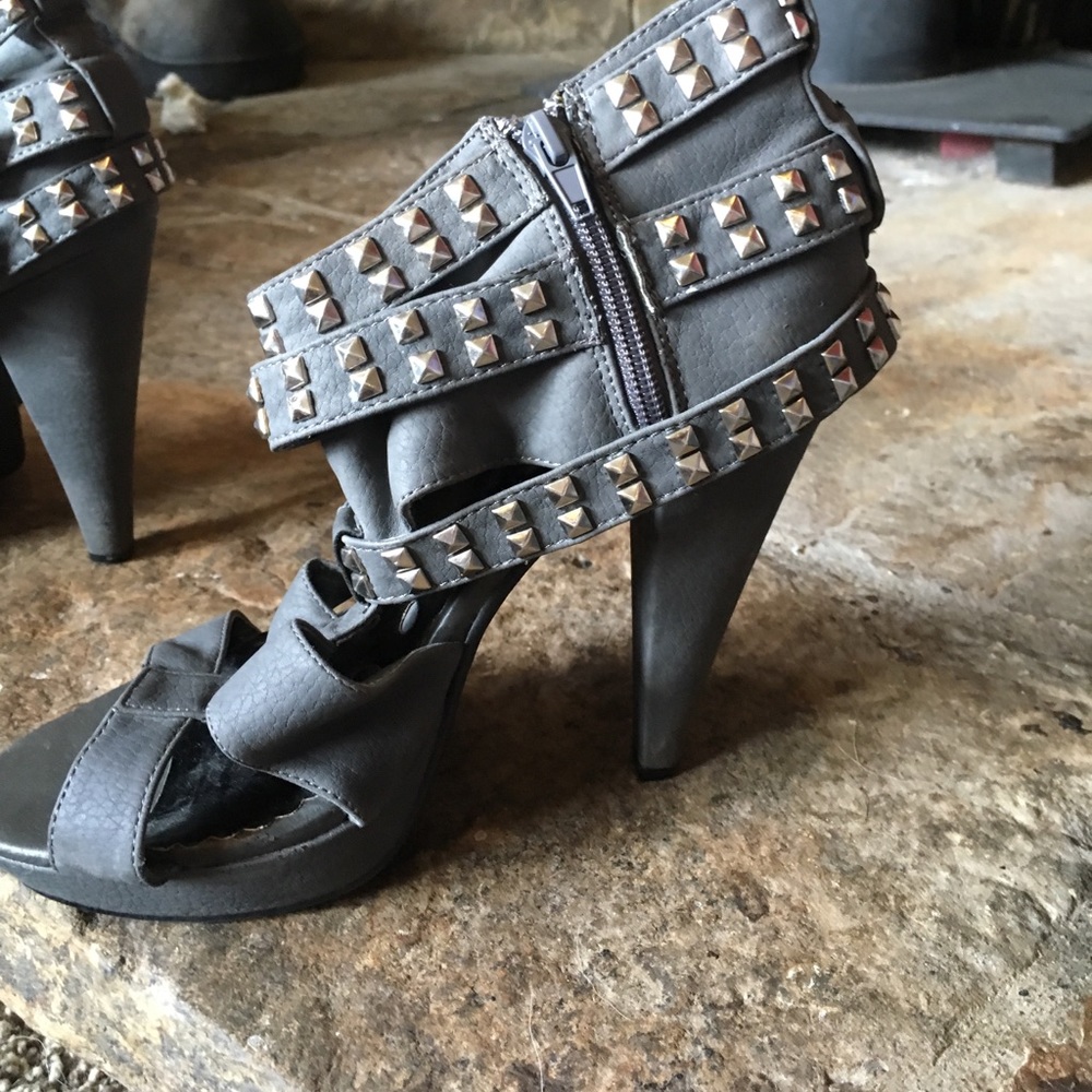 Women's not rated silver heels - Picture 4 of 4