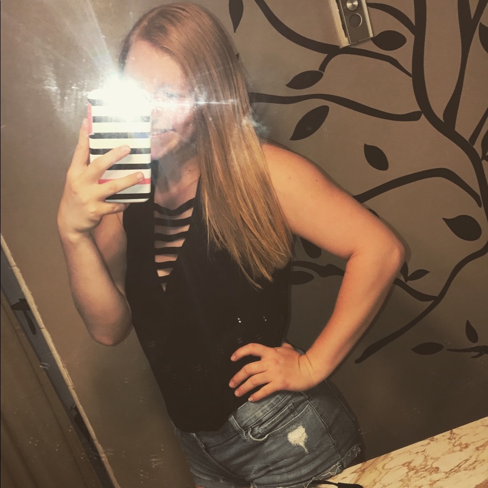 Meet your Posher, Halli