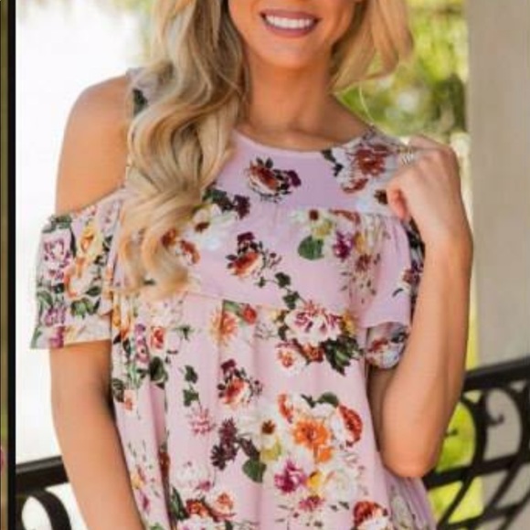 Pink coconut blouse! New!! Floral fits true to siz - Picture 3 of 7