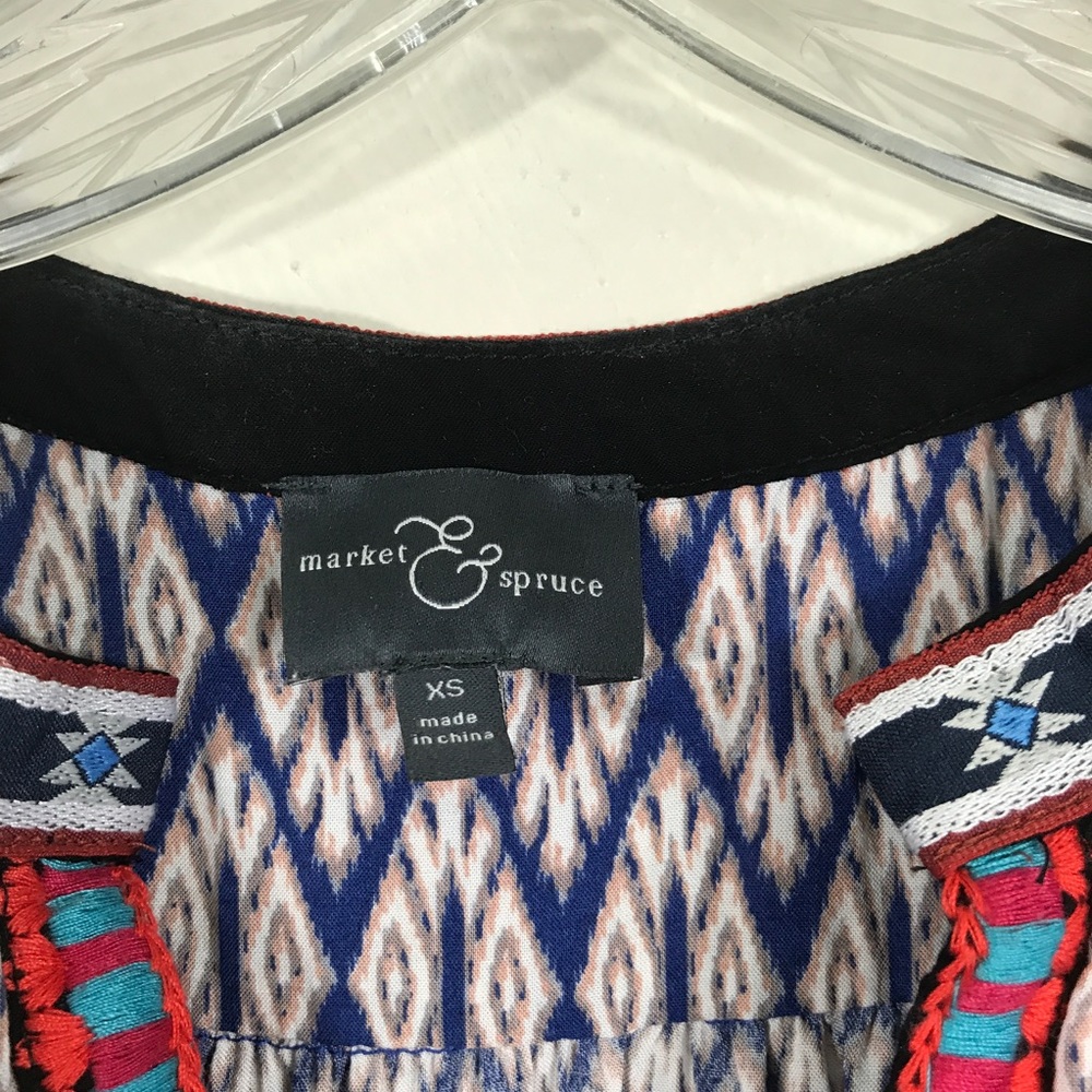 ❌SOLD❌Market & Spruce Aztec Top - Picture 3 of 5