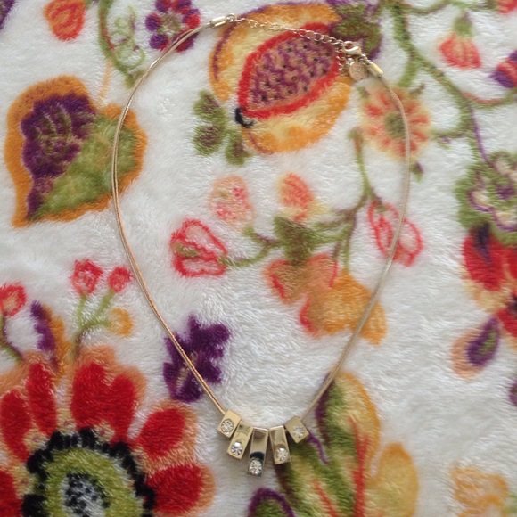 Reversible black and white necklace with stones - Picture 3 of 5