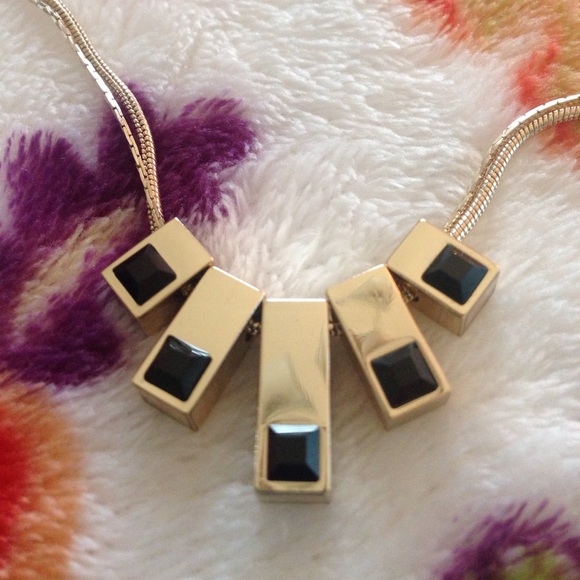 Reversible black and white necklace with stones - Picture 2 of 5