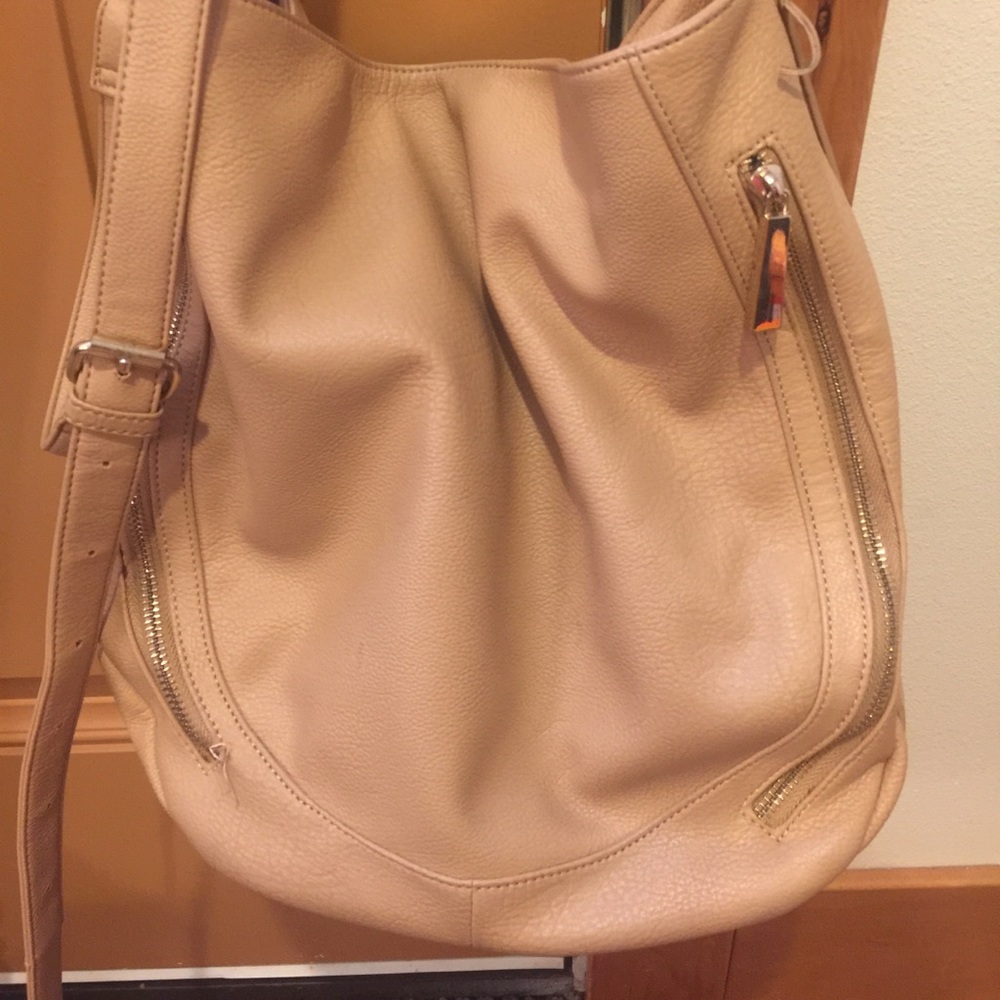 Tan faux leather large bag with zippered pockets