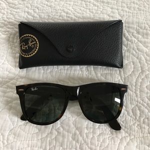 Oversized Rayban wayfarer tortoise like new!