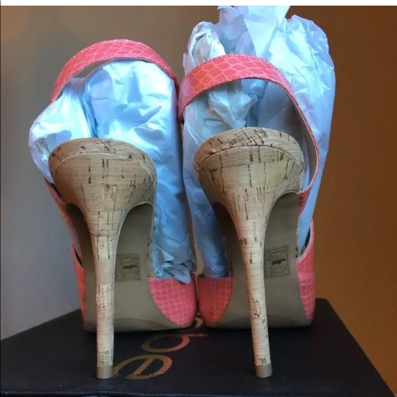 Bebe Arisnna Slingback Pimps - Picture 4 of 6