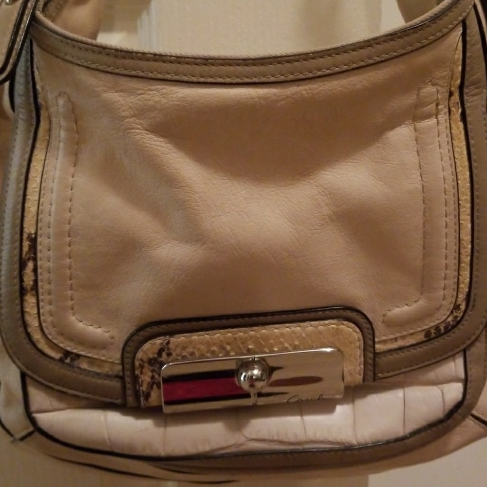 Coach bag. - Picture 3 of 3
