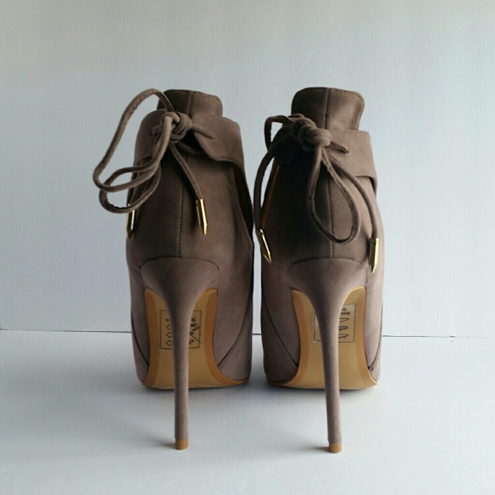 🆑 BACK-TIE BOOTIES - Picture 4 of 7