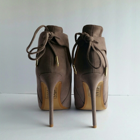 🆑 BACK-TIE BOOTIES - Picture 4 of 7