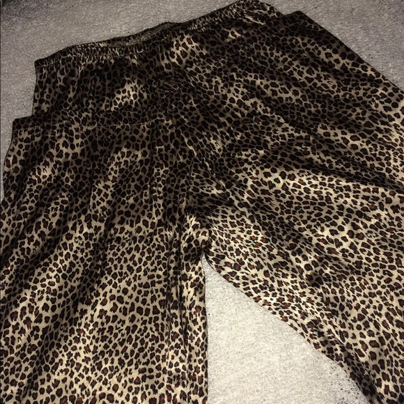 Pijamas - Picture 2 of 2