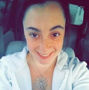 Meet your Posher, Alyson