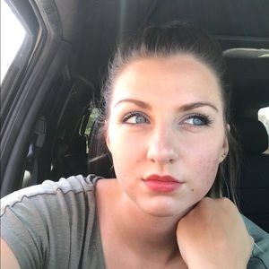 Meet your Posher, Juliette