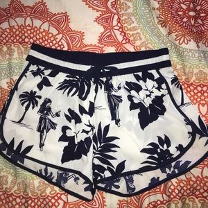 Aerie, lightweight, white/blue hawaiian shorts