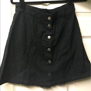 H & M front button up skirt