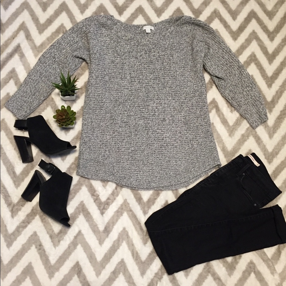 New York & Company Grey Long Sleeve Sweater