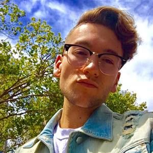 Meet your Posher, Nicholas