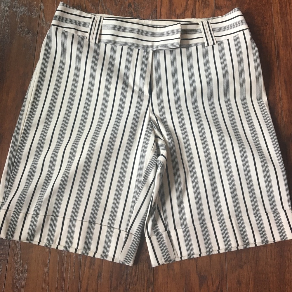 White House Black Market Bermuda Shorts size 6