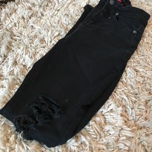 ripped black high waisted jeans!