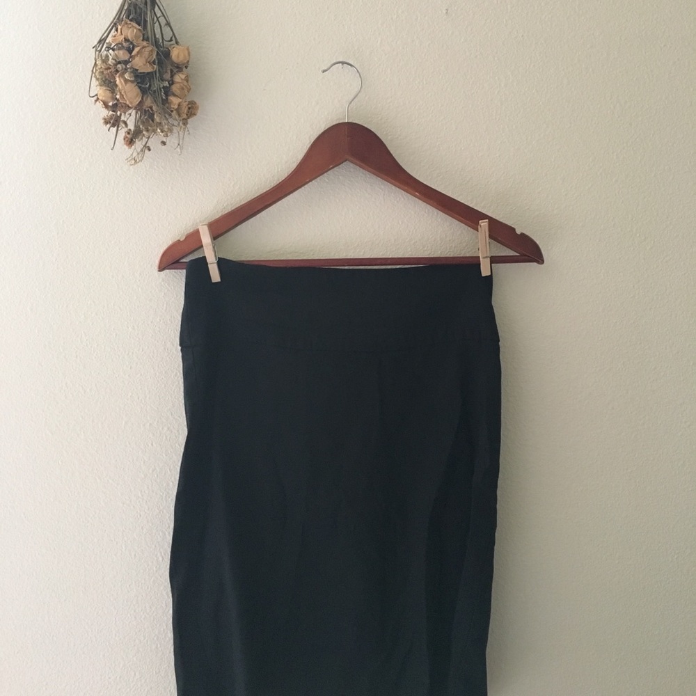 Classy black pencil skirt