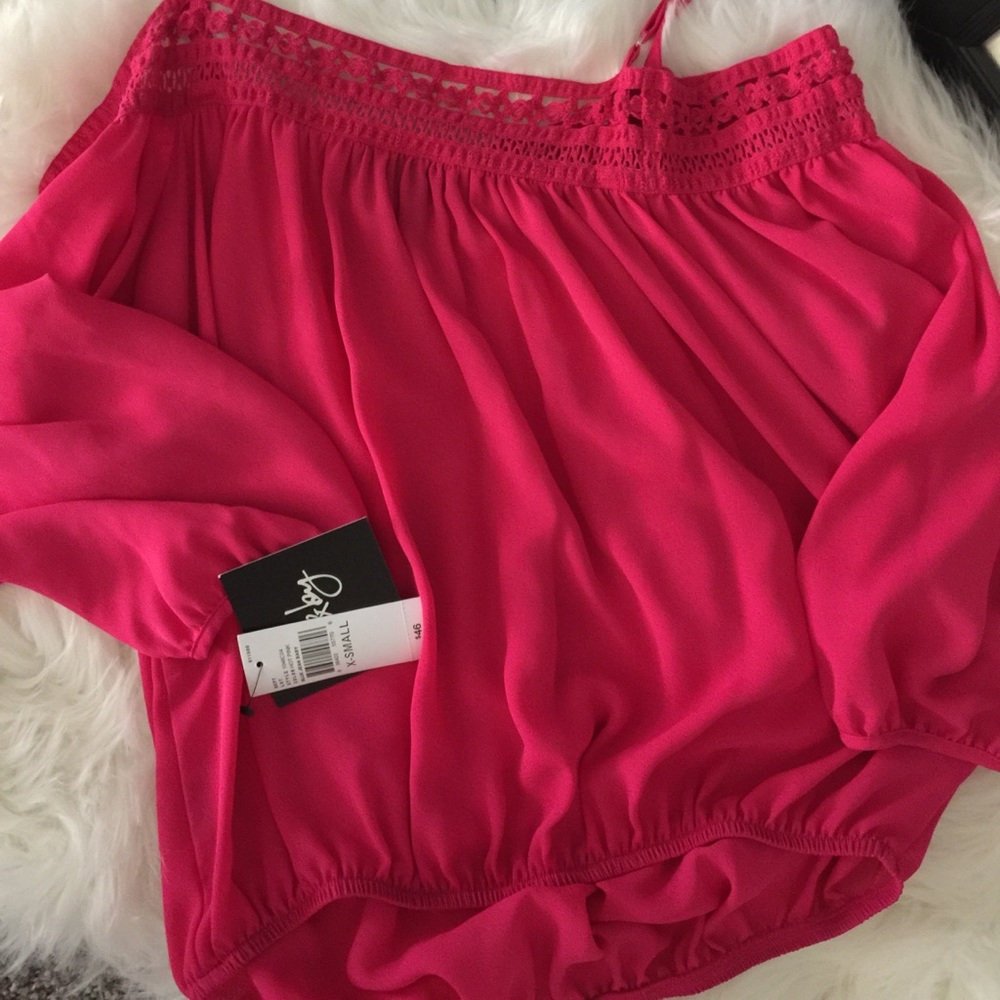 NWT ELEGANT TOP - Picture 6 of 8