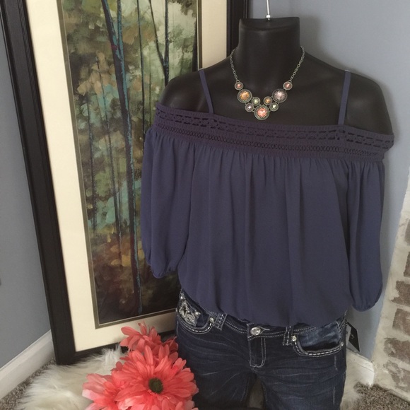 NWT ELEGANT TOP - Picture 3 of 8