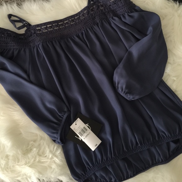 NWT ELEGANT TOP - Picture 7 of 8