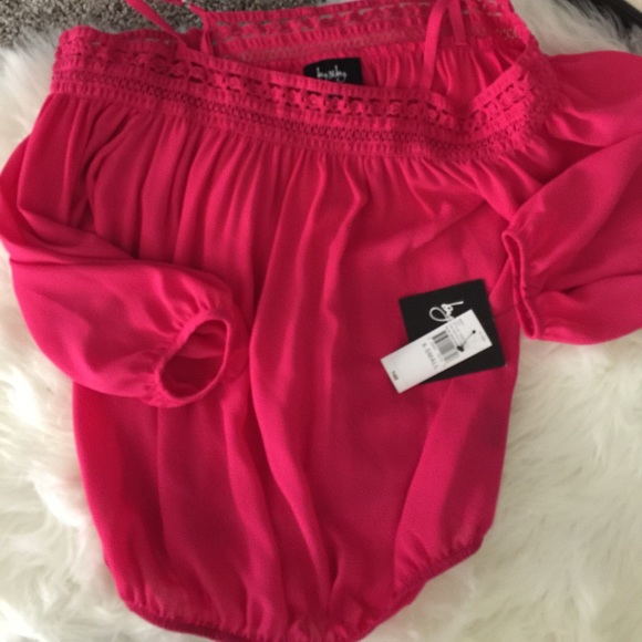 NWT ELEGANT TOP - Picture 2 of 8