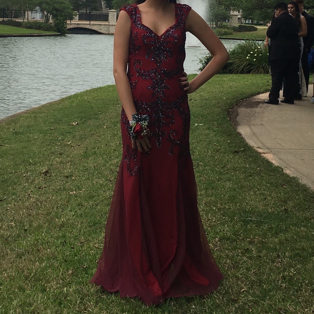 WINE RED PROM/FORMAL DRESS