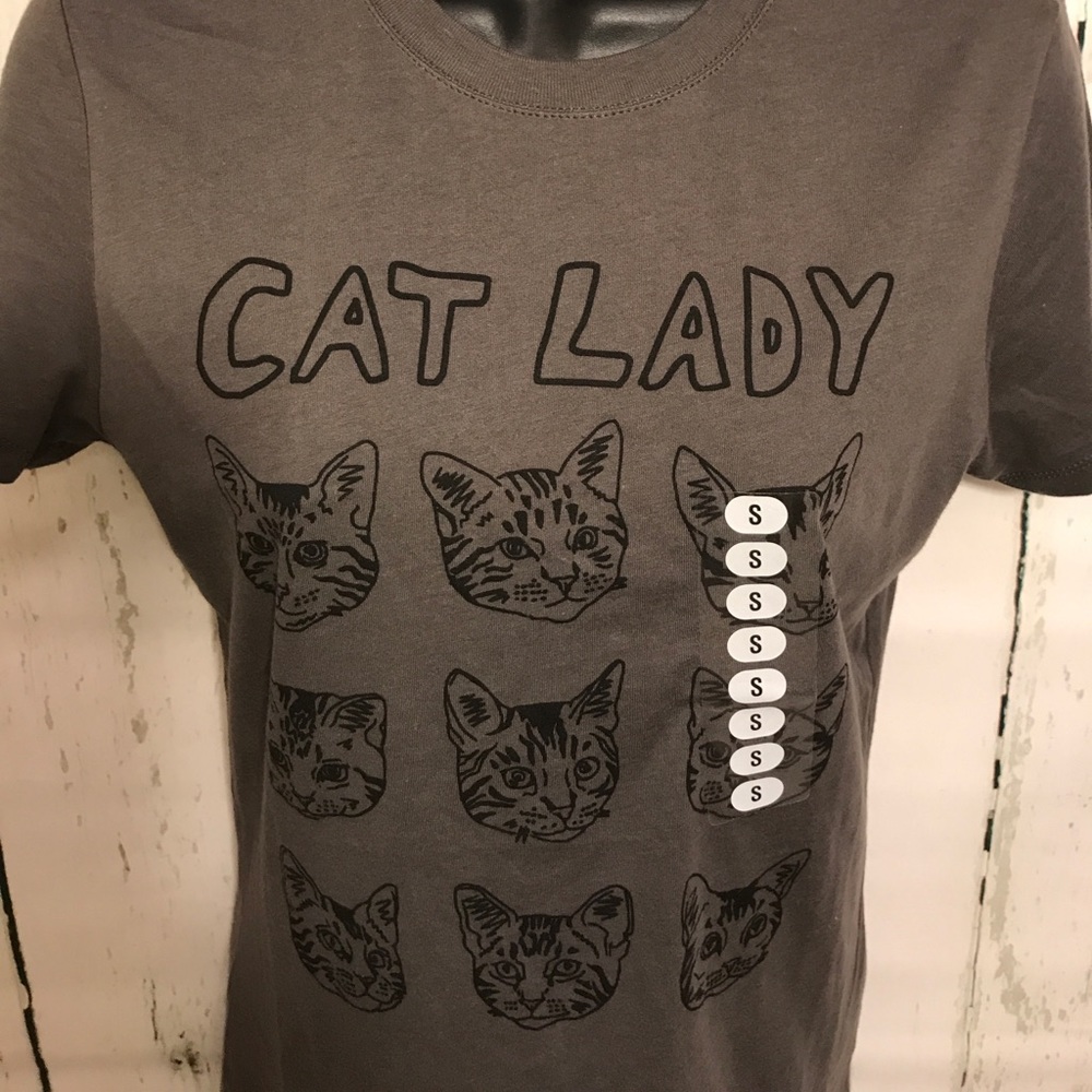 T-Shirt - Picture 2 of 3