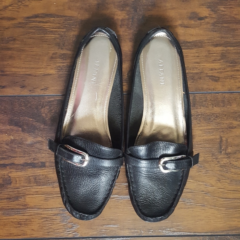 Alfani flat shoes. EUC